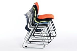 Gestapelt verbraucht der Nizza wenig Platz